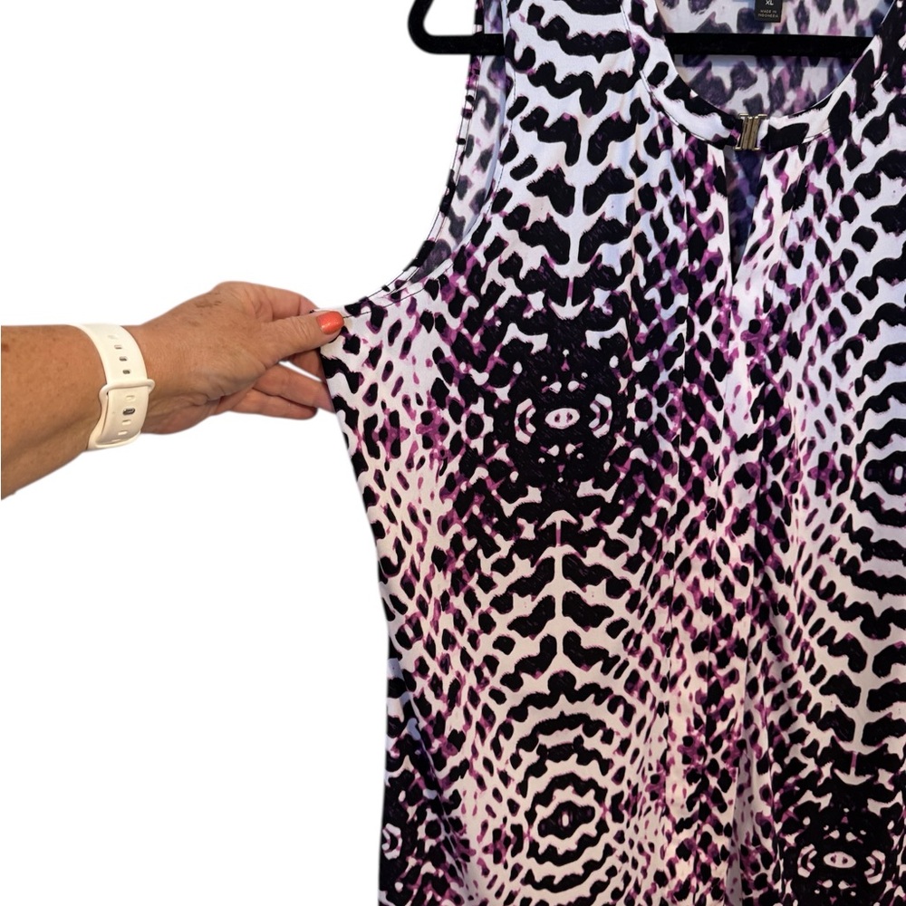 ❤️ BLACK/PURPLE PRINT SLEEVELESS PRINT TOP w/NECKLINE DETAIL  XLARGE   #S - Picture 4 of 8
